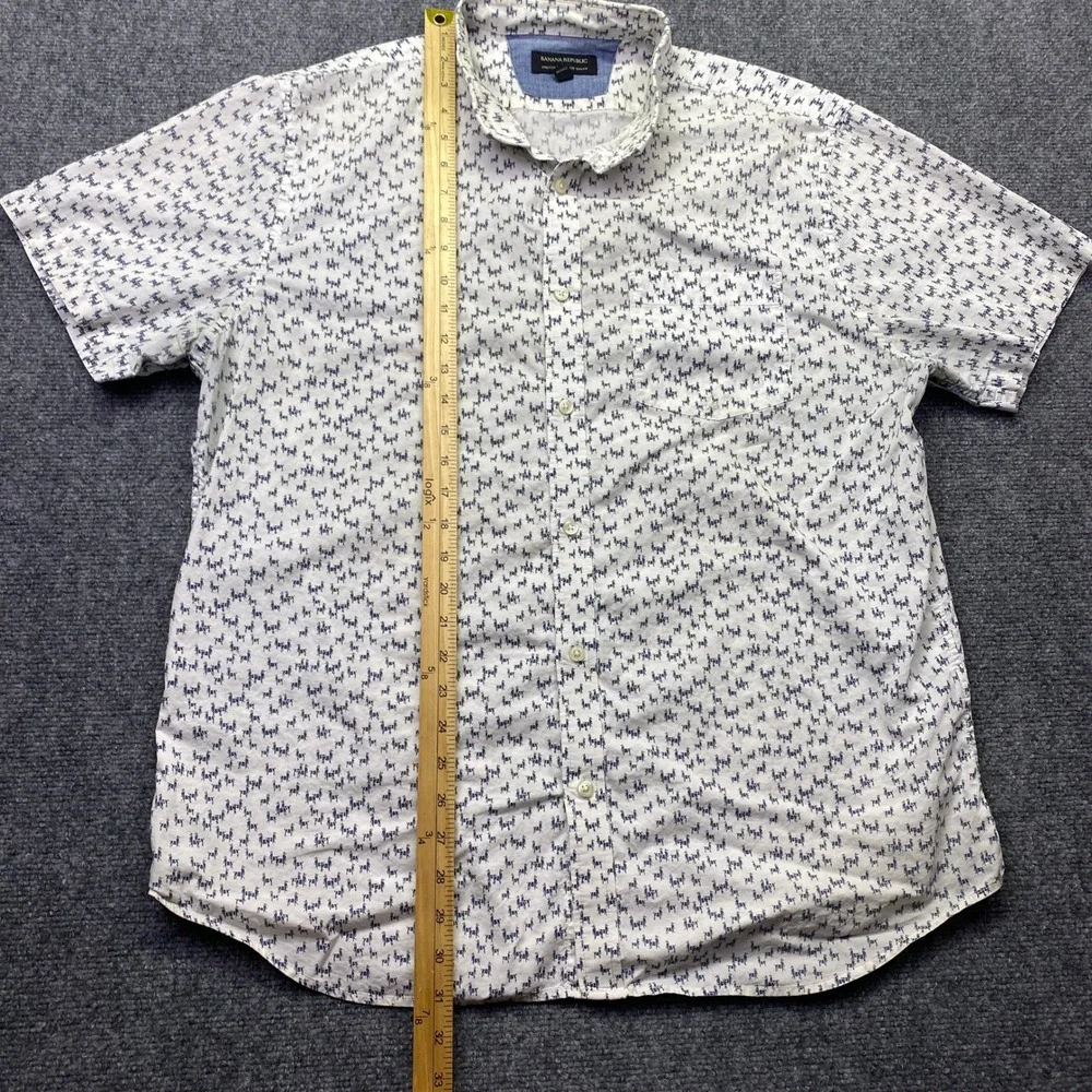 Banana Republic Men XL Llama Print Short Sleeve Button Down Shirt Slim Fit White